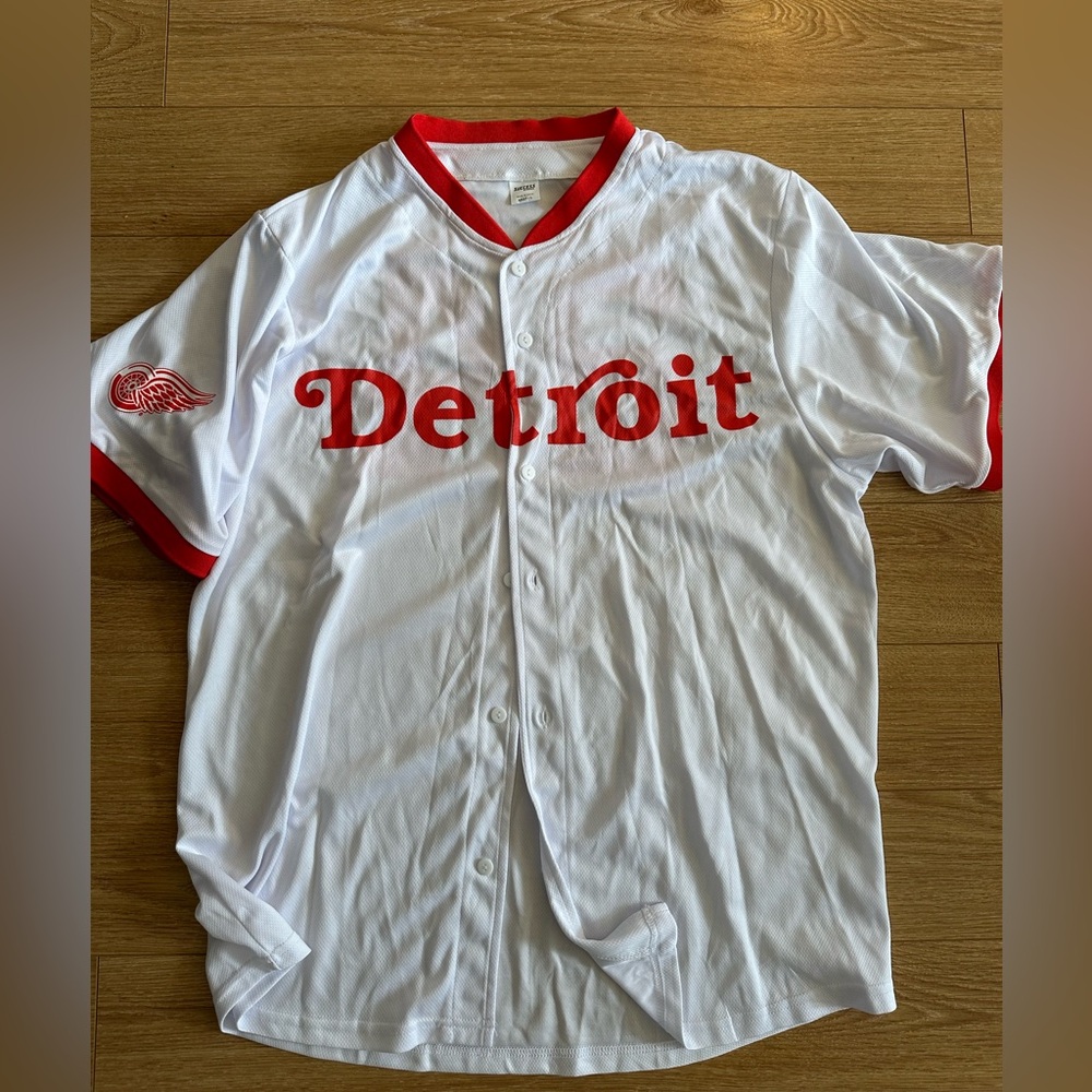 Large Detroit Red Wings baseball jersey
